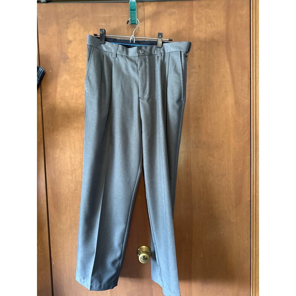 NWOT Haggar Men’s pleated pants size 34 x 29